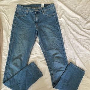 Size 28 skinny ankle jeans